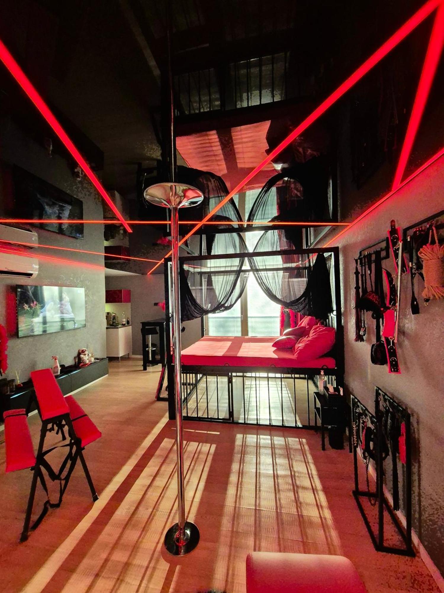 Bdsm Apartman V Bratislave -Adults Only Bratislava Dış mekan fotoğraf